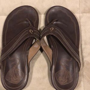 Men’s Olukai’s brown leather size 10